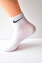 Load image into Gallery viewer, Nike 3 Pairs Socks DRI-FIT Men Women Everyday Sports Ankle Cotton White
