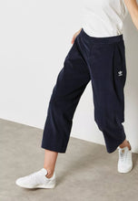 Load image into Gallery viewer, Adidas Women&#39;s 7/8 Chino Cord Pants Jeans retro Dark Blue BR5198
